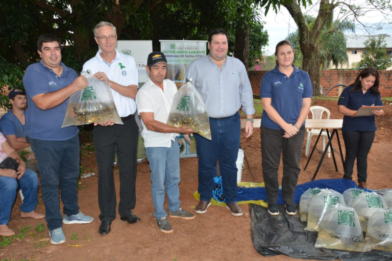 Productores de Fram reciben alevines para fortalecer la producción íctica