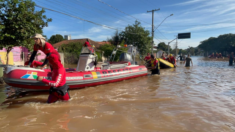 Gestionan retorno de compatriotas afectados por inundaciones en Brasil