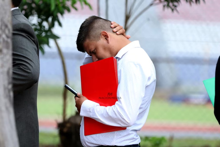 Dificultad para conseguir trabajo puede llevar a la desvalorización de la persona, advierten Dificultad para conseguir trabajo puede llevar a la desvalorización de la persona, advierten
