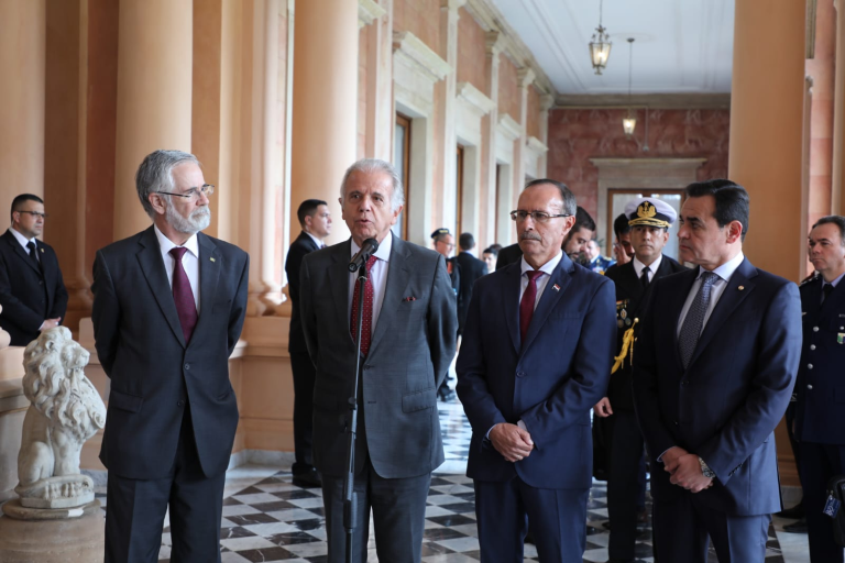 Paraguay y Brasil refuerzan alianza para enfrentar a «enemigos comunes» Paraguay y Brasil refuerzan alianza para enfrentar a «enemigos comunes»