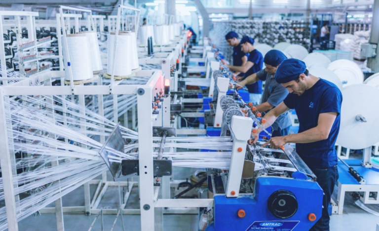 Exportaciones de maquila superan los USD 98 millones en abril, dando empleo a más de 25.000 trabajadores Exportaciones de maquila superan los USD 98 millones en abril, dando empleo a más de 25.000 trabajadores
