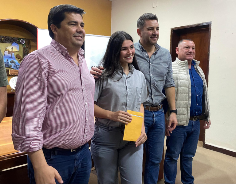 Estudiantes de Pilar terminaron con éxito pasantía en la Central Hidroeléctrica Yacyretá Estudiantes de Pilar terminaron con éxito pasantía en la Central Hidroeléctrica Yacyretá