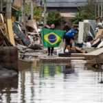 Brasil: retiran más de 27 mil toneladas de basura tras inundación sin precedentes en Porto Alegre