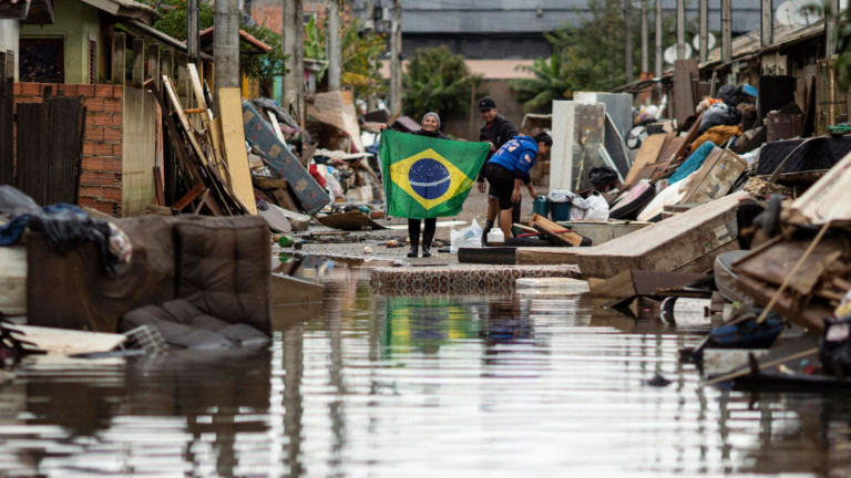 Brasil: retiran más de 27 mil toneladas de basura tras inundación sin precedentes en Porto Alegre Brasil: retiran más de 27 mil toneladas de basura tras inundación sin precedentes en Porto Alegre