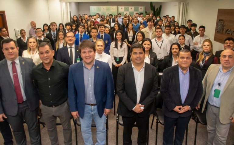 Estudiantes concluyen pasantía laboral en la EBY