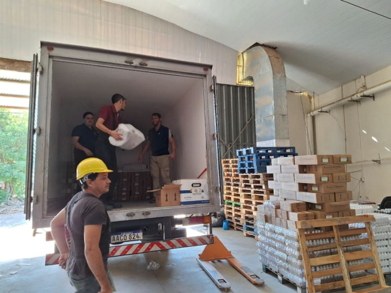 Hospitales reciben importante lote de insumos y medicamentos