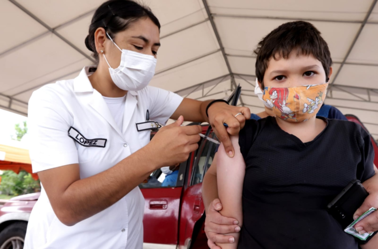 Instan a reforzar los cuidados contra virus respiratorios en niñas, niños y personas mayores