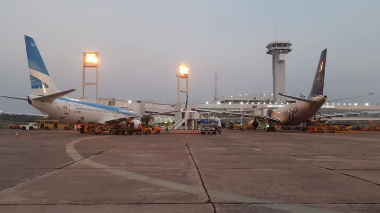 Después de 60 años, Paraguay y Argentina firmaron histórico pacto de “Cielo Abierto”