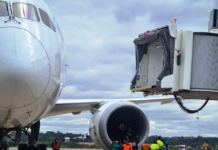 Avión con destino a Chile retornó al Silvio Pettirossi tras falla en una de las turbinas