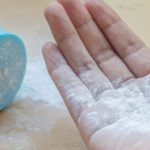 OMS advierte sobre riesgos cancerígenos del talco y el acrilonitrilo