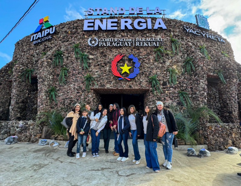 Niños y estudiantes aprendieron sobre medio ambiente y electromovilidad en el “Stand de la Energía” Niños y estudiantes aprendieron sobre medio ambiente y electromovilidad en el “Stand de la Energía”