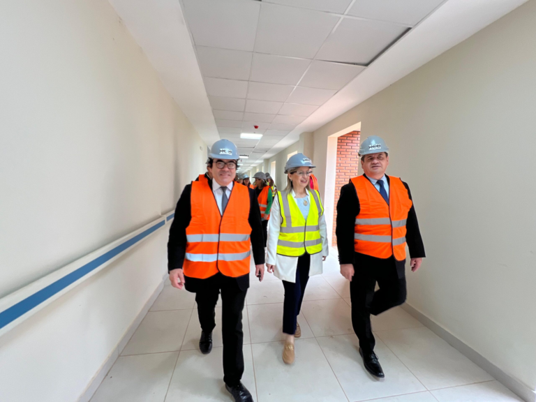 Comitiva de Salud visitó futuro Hospital General de Coronel Oviedo