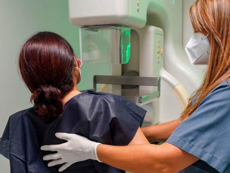 Salud habilita mamografías sin necesidad de orden médica para mujeres a partir de 40 años