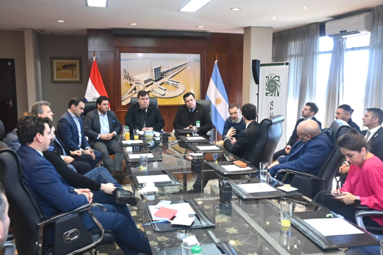 Líderes políticos y empresariales de Argentina fueron recibidos por autoridades de la EBY Líderes políticos y empresariales de Argentina fueron recibidos por autoridades de la EBY