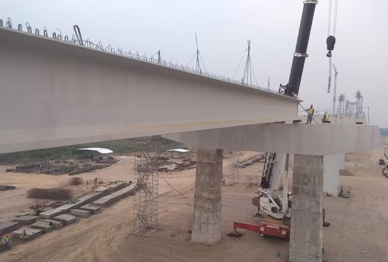 Puente de la Ruta Bioceánica con Brasil supera la mitad de su montaje