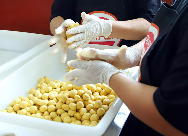 Presidente instruye realizar verificaciones constantes sobre calidad y cantidad de alimentos de «Hambre Cero»