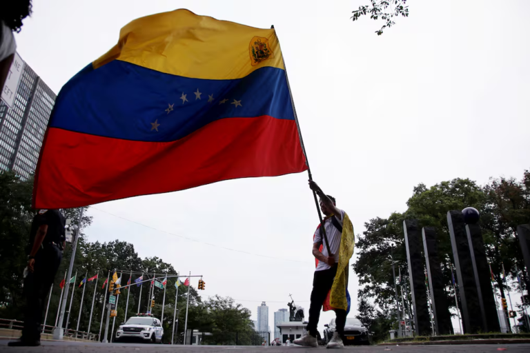Jornada crucial de manifestaciones contra la reelección de Maduro