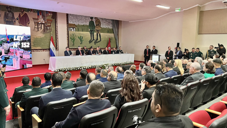 Paraguay presenta plan que marca el camino a seguir en materia de defensa y seguridad interna