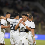 Olimpia se saca de encima a un bravo 2 de Mayo y se afianza en la cima