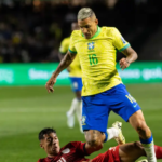 Brasil perdería un titular para el choque con Paraguay