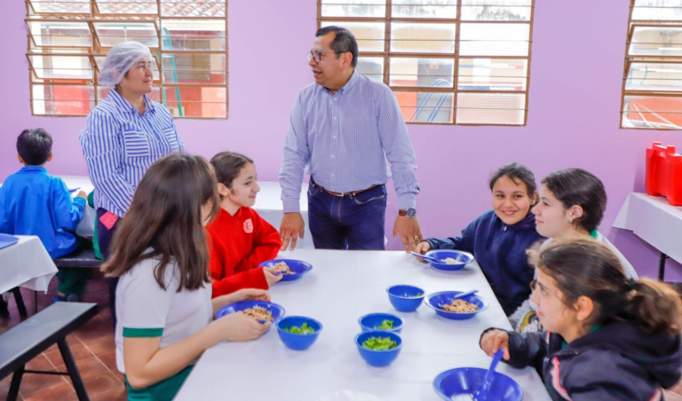 Gobierno será implacable con empresas que incumplan servicio de alimentación escolar, afirma ministro