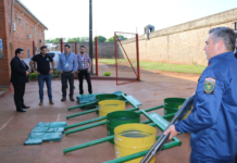 EBY entregó contenedores para residuos a penitenciaría de Encarnación