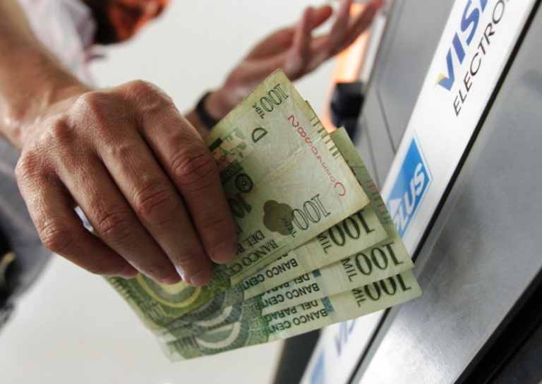 Jubilados y pensionados de la Caja Fiscal cobran sus haberes de octubre Jubilados y pensionados de la Caja Fiscal cobran sus haberes de octubre