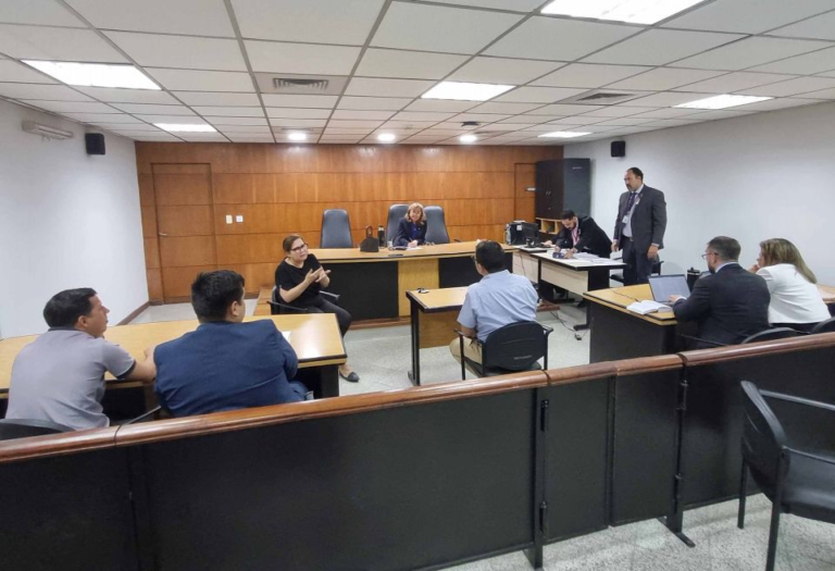Primer juicio oral en lengua de señas en Paraguay Primer juicio oral en lengua de señas en Paraguay