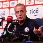Gustavo Alfaro: «Si uno quiere ir al Mundial, debe ganar de local»