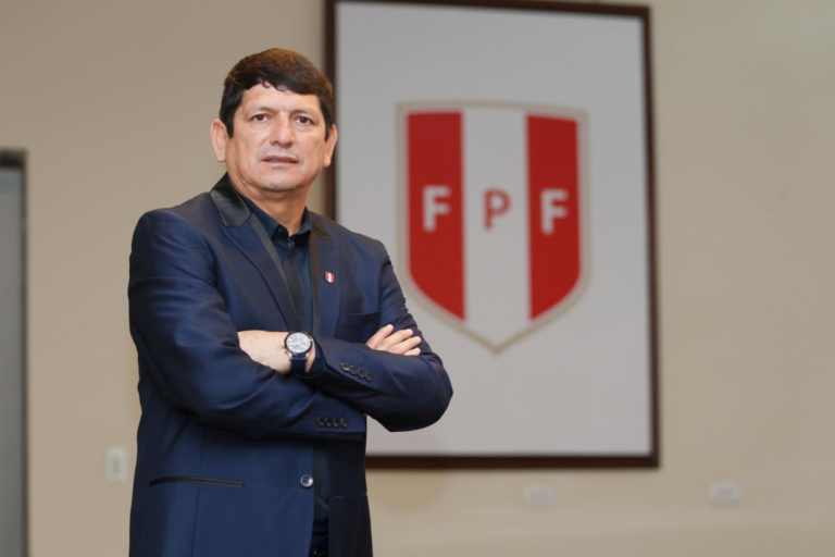 Detienen al presidente de la Federación Peruana de Fútbol