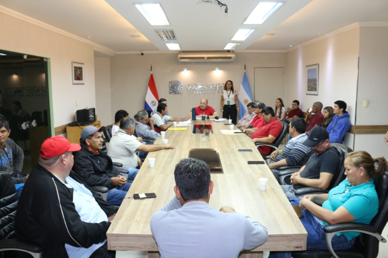 EBY coordina acciones con pescadores de Itapúa