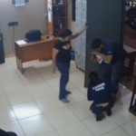 Con maniobra Heimlich, bombero salva la vida a bebé de un mes