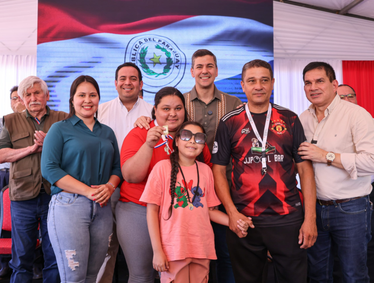 Central ya recibió 600 viviendas sociales, 29 de ellas fueron entregadas hoy en Limpio
