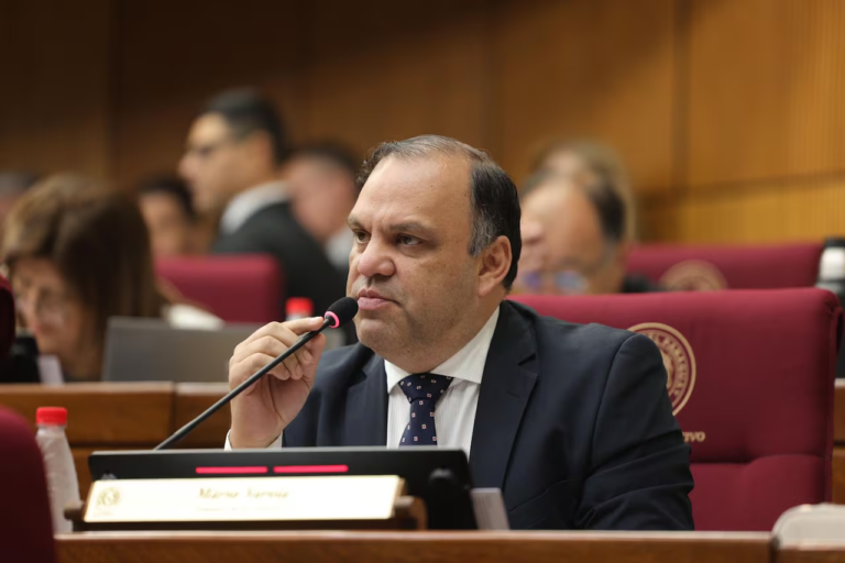 Ley de servicio civil también regirá para el Poder Legislativo y Judicial, aclara Varela
