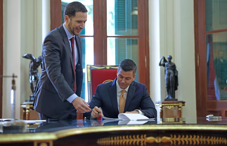 Peña promulga nueva ley de reforma del sistema previsional