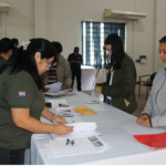 EBY entrega segundo desembolso por becas “Gobierno del Paraguay” en Ñeembucú