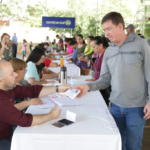 Yacyretá continúa con el cronograma de entrega de bonos sociales por fin de año