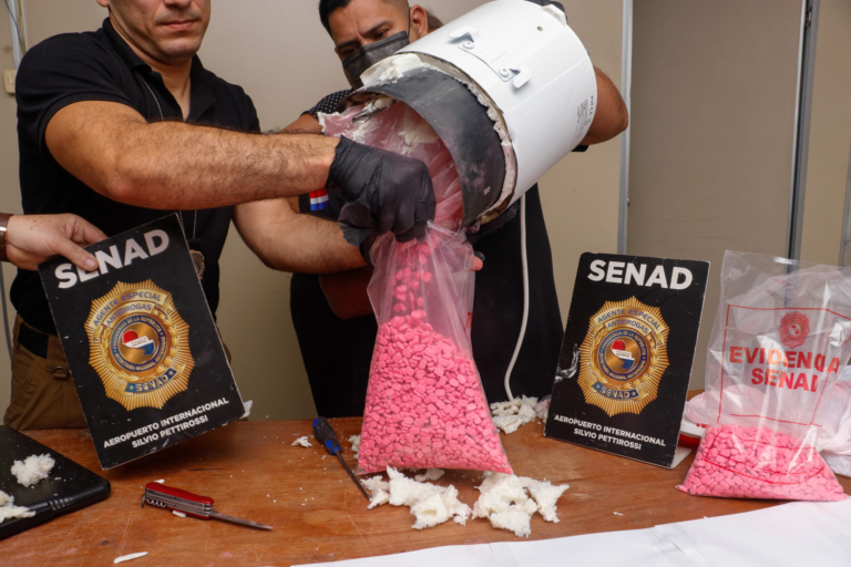 Senad frustra ingreso de casi 8.000 dosis de éxtasis, ocultas en un termocalefón Senad frustra ingreso de casi 8.000 dosis de éxtasis, ocultas en un termocalefón