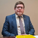 Alto funcionario del Congreso implicado en un esquema de estafa