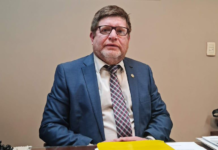 Alto funcionario del Congreso implicado en un esquema de estafa