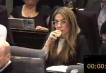 Congresista colombiana pide disculpas por vapear en plenaria de la Cámara de Representantes