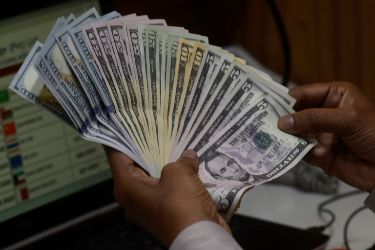 Dólar sube 20 puntos, pero no esperan mayores sobresaltos