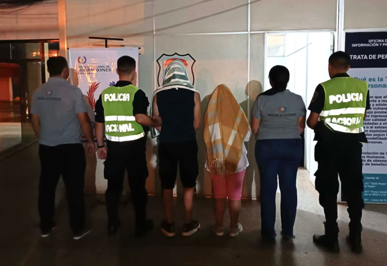 Detienen a una pareja de colombianos por intentar trasladar sin autorización a una adolescente Detienen a una pareja de colombianos por intentar trasladar sin autorización a una adolescente