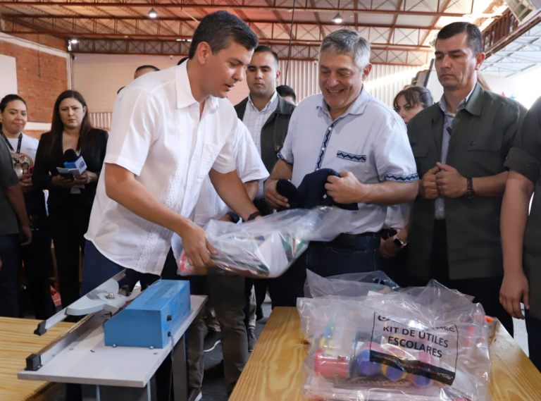 Peña verificó kits escolares e instruye redoblar esfuerzos para que lleguen a todos los estudiantes