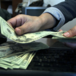 Dólar arrancó el año con aumento de 70 puntos