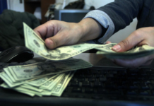 Dólar arrancó el año con aumento de 70 puntos