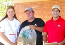 ENTIDAD BINACIONAL YACYRETÁ FORTALECE LA ECONOMÍA DE PEQUEÑOS PRODUCTORES DE ITAPÚA CON ENTREGA DE ALEVINES