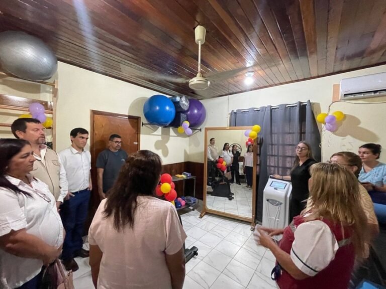 Inauguran sala de rehabilitación física en Policlínica Capellanes del Chaco