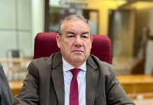 Chats de Lalo Gomes con Cartes evidencian trato privado fuera del ámbito estatal