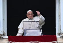 El estado de salud del papa Francisco sigue “mejorando”, según el Vaticano